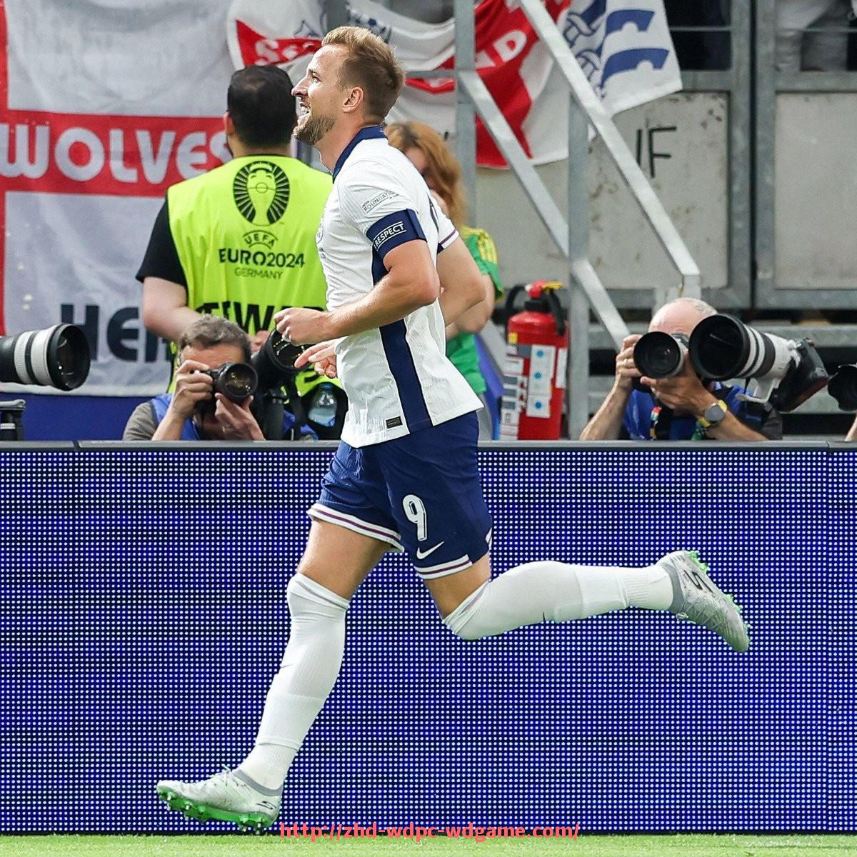 问鼎娱乐官方网站-世俱杯拜仁进球集锦：精彩瞬间与技术解析